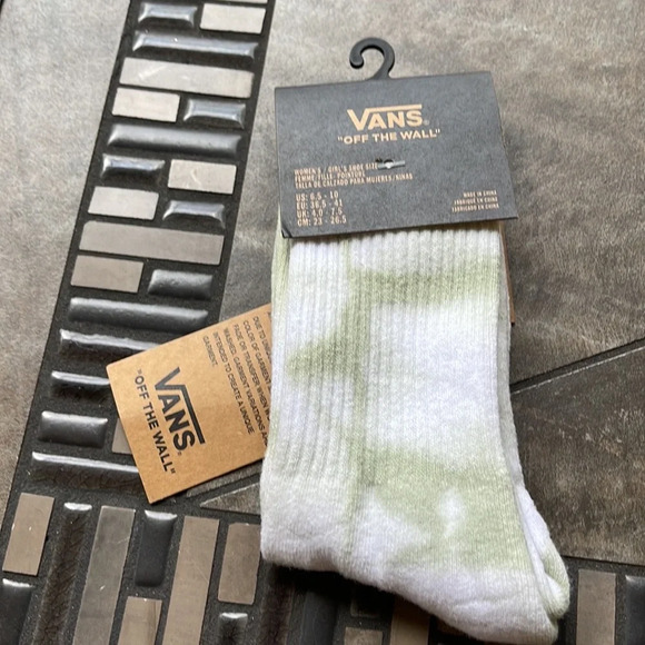 VANS “Off The Wall” Women’s socks  
NWT - Picture 1 of 16